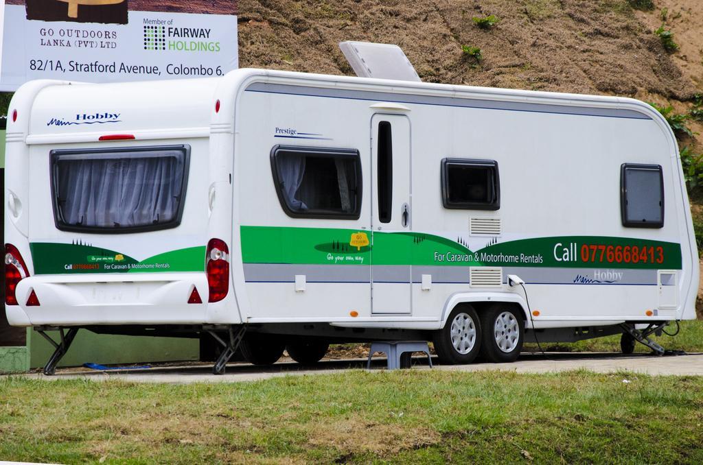 Go Outdoors Caravan Park Нувара-Элия Экстерьер фото