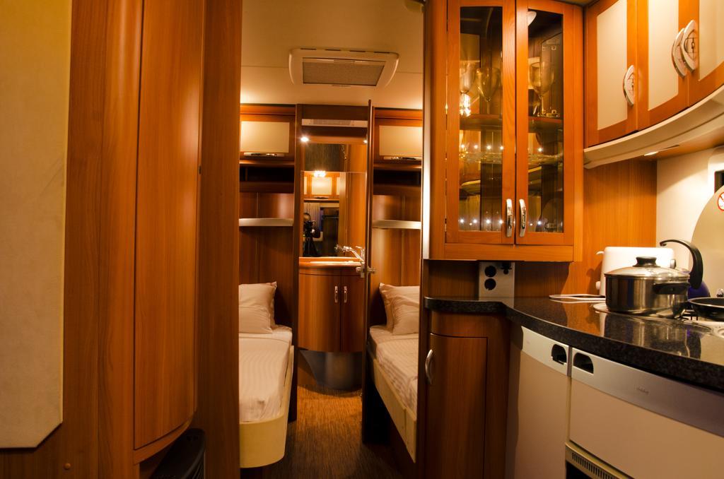 Go Outdoors Caravan Park Нувара-Элия Экстерьер фото