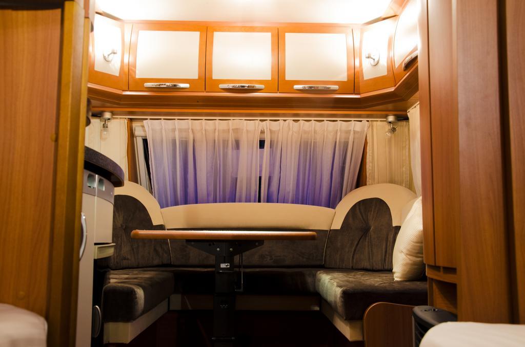 Go Outdoors Caravan Park Нувара-Элия Экстерьер фото