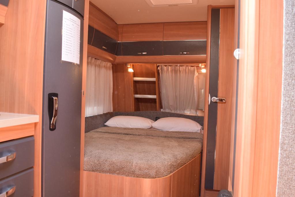 Go Outdoors Caravan Park Нувара-Элия Номер фото