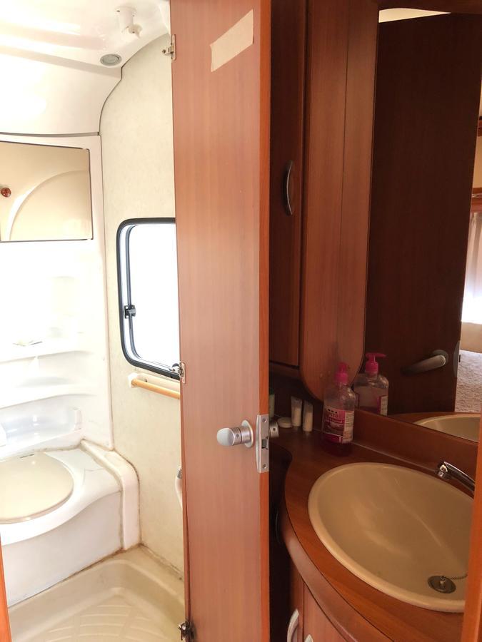 Go Outdoors Caravan Park Нувара-Элия Экстерьер фото